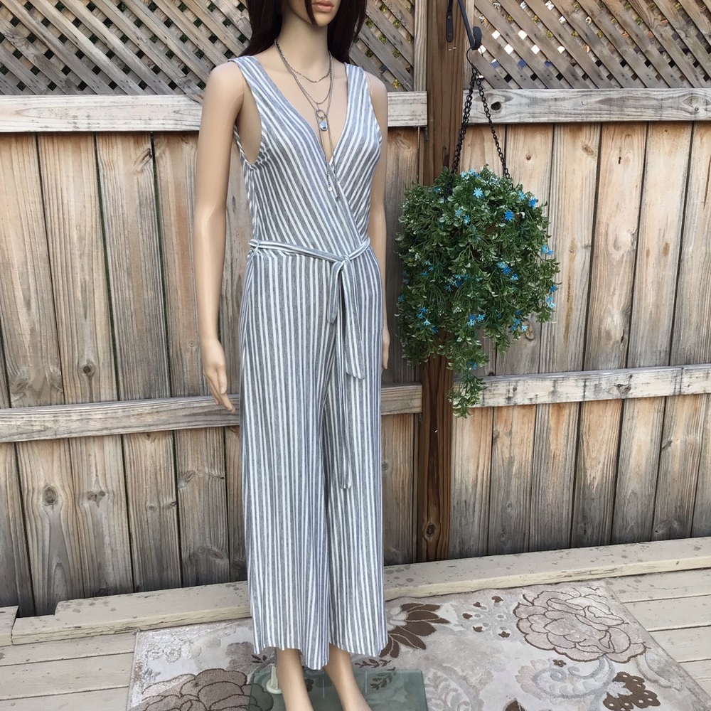 FRONT & BACK V~NECK SEMI~CROPPED SOFT JUMPSUIT - Picture 7 of 14